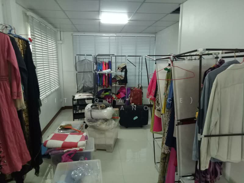 Nawarat Village, Chiang Mai, Chiang Mai-Hang Dong Road, Nong Kaeo, Hang Dong, Chiang Mai, 5 Bedrooms, 270 sqm, Single Detached House For Sale, by Sittichai (Ice) Tulyanon, 60249367 - DDproperty.com