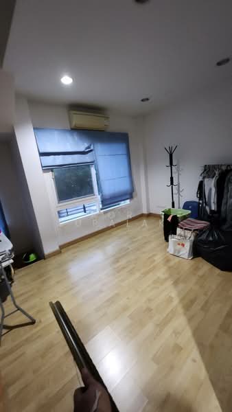 Baan Klang Muang Ladprao 71 Project 2, Bangkok, Soi Ladprao 71 ( Soi Nak Niwat 11), Lat Phrao, Lat Phrao, Bangkok, 3 Bedrooms, 164 sqm, Townhouse For Sale, by Sittichai (Ice) Tulyanon, 60249390 - DDproperty.com