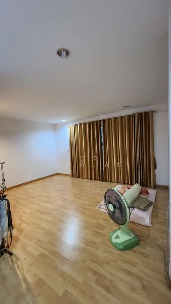 Baan Klang Muang Ladprao 71 Project 2, Bangkok, Soi Ladprao 71 ( Soi Nak Niwat 11), Lat Phrao, Lat Phrao, Bangkok, 3 Bedrooms, 164 sqm, Townhouse For Sale, by Sittichai (Ice) Tulyanon, 60249390 - DDproperty.com