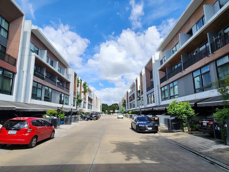 Arden Phatthanakan, Bangkok, Phatthanakan 20, Phatthanakan Road, Suan Luang, Suan Luang, Bangkok, 3 Bedrooms, 185 sqm, Townhouse For Sale, by Sittichai (Ice) Tulyanon, 60249395 - DDproperty.com
