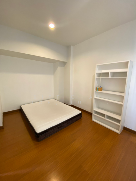 Baan Klang Muang Swiss Town Kaset-Nawamin, Bangkok, Soi Moobaan Klang Mueng, Chorake Bua, Lat Phrao, Bangkok, 3 Bedrooms, 240 sqm, Townhouse For Sale, by Sittichai (Ice) Tulyanon, 60249397 - DDproperty.com