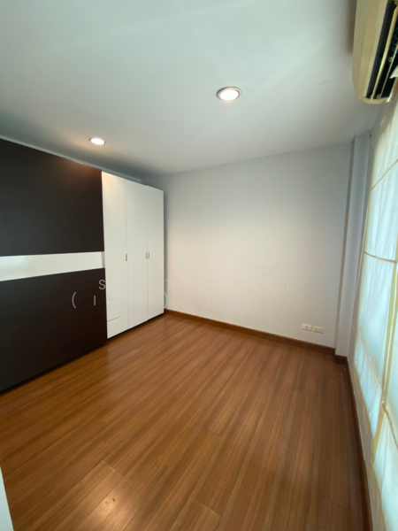 Baan Klang Muang Swiss Town Kaset-Nawamin, Bangkok, Soi Moobaan Klang Mueng, Chorake Bua, Lat Phrao, Bangkok, 3 Bedrooms, 240 sqm, Townhouse For Sale, by Sittichai (Ice) Tulyanon, 60249397 - DDproperty.com