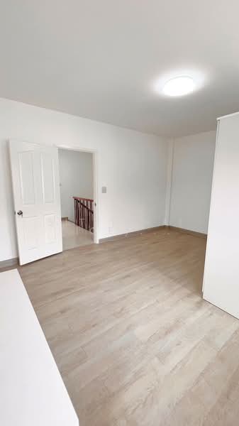 Prachasuk lake & Mall, Bangkok, Rama 2 Road, Samae Dam, Bang Khun Thian, Bangkok, 3 Bedrooms, 240 sqm, Townhouse For Sale, by Sittichai (Ice) Tulyanon, 60249418 - DDproperty.com