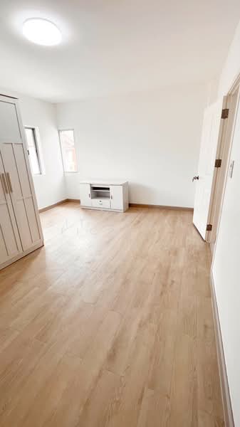 Prachasuk lake & Mall, Bangkok, Rama 2 Road, Samae Dam, Bang Khun Thian, Bangkok, 3 Bedrooms, 240 sqm, Townhouse For Sale, by Sittichai (Ice) Tulyanon, 60249418 - DDproperty.com