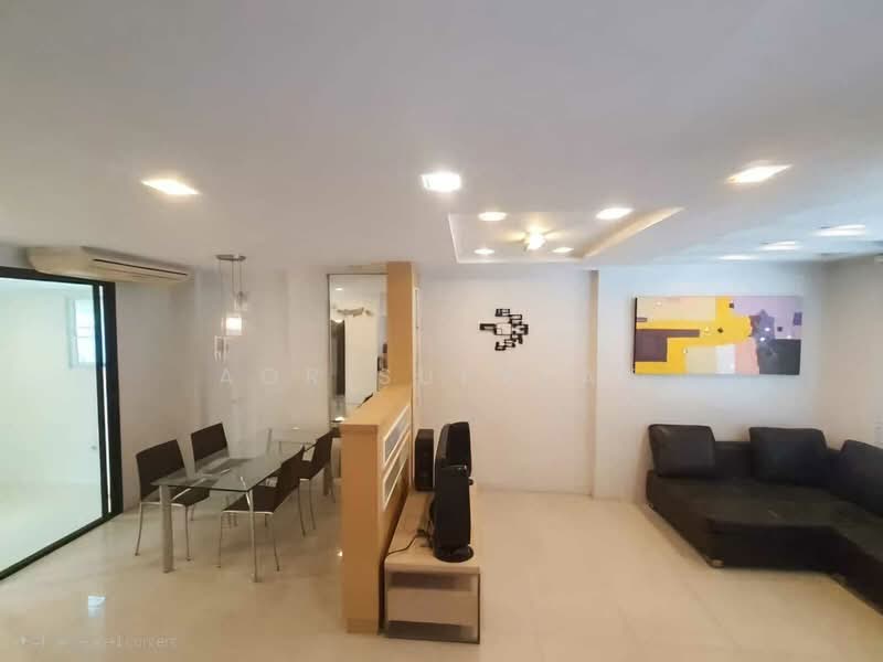 Areeya Mandarina Sukhumvit 77 : อารียา แมนดารีนา สุขุมวิท 77, กรุงเทพ, ถนนสุขุมวิท 77 (อ่อนนุช), สวนหลวง, สวนหลวง, กรุงเทพ, 180 ตร.ม., ทาวน์เฮ้าส์ ขาย, โดย Sittichai (Ice) Tulyanon, 60249422 - DDproperty.com