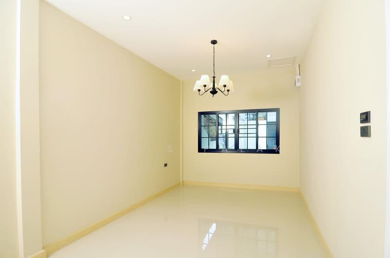 3BR Townhouse near CDC, Bangkok, Nawamin, Bueng Kum, Bangkok, 3 Bedrooms, 125 sqm, Townhouse For Sale, by Sittichai (Ice) Tulyanon, 60249573 - DDproperty.com