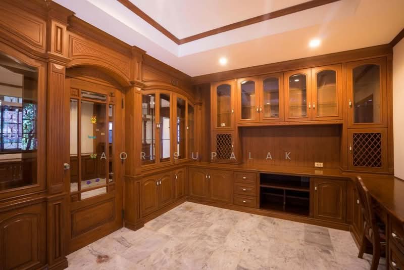 Pricha Lam Phet Village, Bangkok, Hua Mak, Bang Kapi, Bangkok, 3 Bedrooms, 350 sqm, Single Detached House For Sale, by Sittichai (Ice) Tulyanon, 60249584 - DDproperty.com