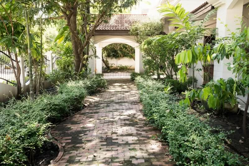 Pricha Lam Phet Village, Bangkok, Hua Mak, Bang Kapi, Bangkok, 3 Bedrooms, 350 sqm, Single Detached House For Sale, by Sittichai (Ice) Tulyanon, 60249584 - DDproperty.com