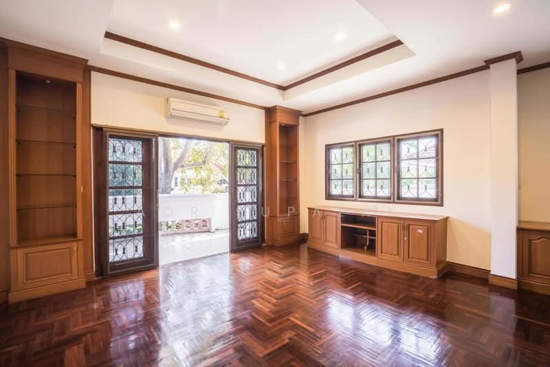 Pricha Lam Phet Village, Bangkok, Hua Mak, Bang Kapi, Bangkok, 3 Bedrooms, 350 sqm, Single Detached House For Sale, by Sittichai (Ice) Tulyanon, 60249584 - DDproperty.com