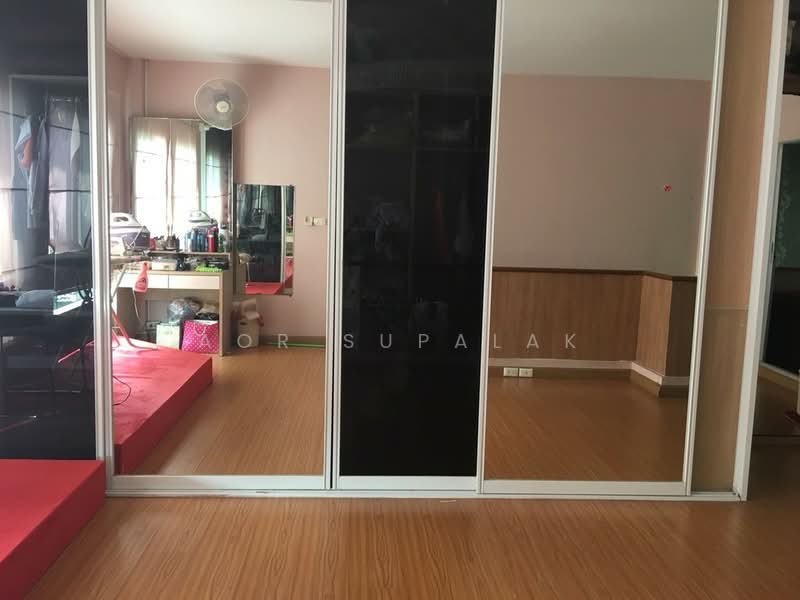 Baan Klang Muang The Royal Monaco Srinakarin-Pattanakarn, Bangkok, Rama 9 Road, Soi 43, Suan Luang, Suan Luang, Bangkok, 3 Bedrooms, 150 sqm, Townhouse For Sale, by Sittichai (Ice) Tulyanon, 60249598 - DDproperty.com