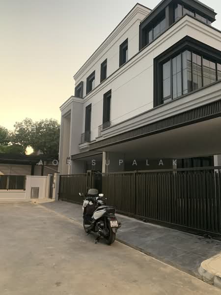 Malton Gates Krungthep Kreetha, Bangkok, Srinakarin-Romklao Road (New Krungthep Kreetha), Saphan Sung, Saphan Sung, Bangkok, 5 Bedrooms, 570 sqm, Single Detached House For Rent, by Sittichai (Ice) Tulyanon, 60249625 - DDproperty.com
