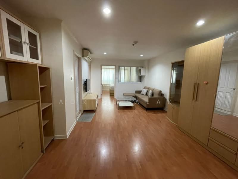 Lumpini Ville Phahol-Suthisarn, Bangkok, 23 Inthamara 2 Alley, Samsen Nai, Phaya Thai, Bangkok, 1 Bedroom, 45 sqm, Condo For Sale, by Sittichai (Ice) Tulyanon, 60249642 - DDproperty.com