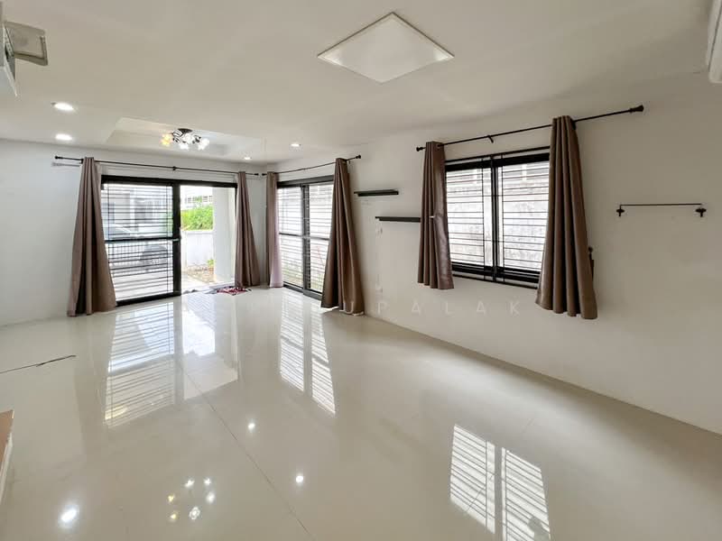 Amity Bangna-Theparak, Samut Prakan, Thepharak Road, Bang Phriang, Bang Bo, Samut Prakan, 3 Bedrooms, 110 sqm, Townhouse For Sale, by Sittichai (Ice) Tulyanon, 60249852 - DDproperty.com