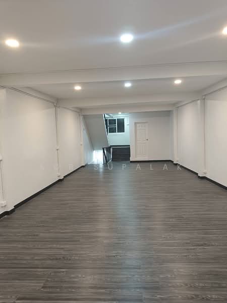 4 and A Half StoreyTownhouse for Sale Din Daeng, Bangkok, Din Daeng, Din Daeng, Bangkok, 2 Bedrooms, 280 sqm, Townhouse For Sale, by Sittichai (Ice) Tulyanon, 60249853 - DDproperty.com