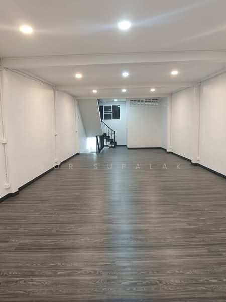 4 and A Half StoreyTownhouse for Sale Din Daeng, Bangkok, Din Daeng, Din Daeng, Bangkok, 2 Bedrooms, 280 sqm, Townhouse For Sale, by Sittichai (Ice) Tulyanon, 60249853 - DDproperty.com