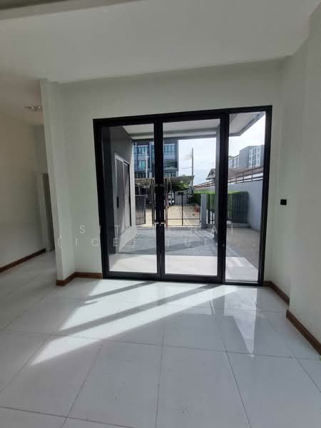 Jw Urban Home Office, Bangkok, Si Khan, Don Mueang, Bangkok, 3 Bedrooms, 240 sqm, Townhouse For Rent, by Sittichai (Ice) Tulyanon, 60249990 - DDproperty.com