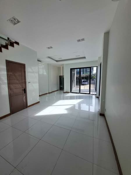 Jw Urban Home Office, Bangkok, Si Khan, Don Mueang, Bangkok, 3 Bedrooms, 240 sqm, Townhouse For Rent, by Sittichai (Ice) Tulyanon, 60249990 - DDproperty.com