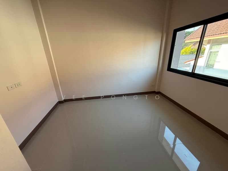 Spacious 3 Bedrooms Townhome in the Heart of Hua Hin City, Prachuap Khiri Khan, Hua Hin, Hua Hin, Prachuap Khiri Khan, 3 Bedrooms, 35 sqm, Townhouse For Sale, by Parkkapol (Smile) Luecha, 60251062 - DDproperty.com
