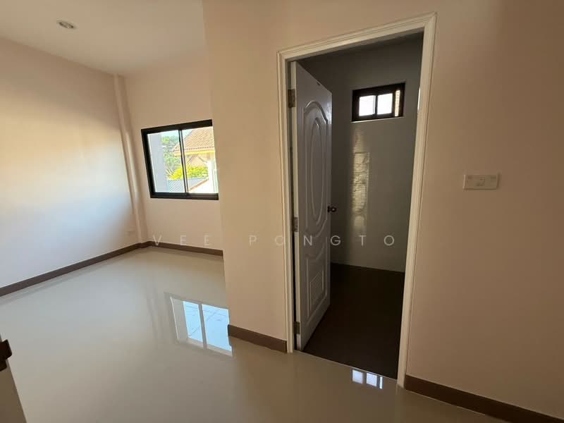 Spacious 3 Bedrooms Townhome in the Heart of Hua Hin City, ประจวบคีรีขันธ์, หัวหิน, หัวหิน, ประจวบคีรีขันธ์, 35 ตร.ม., ทาวน์เฮ้าส์ ขาย, โดย Parkkapol (Smile) Luecha, 60251062 - DDproperty.com