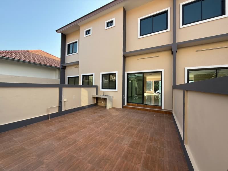 Spacious 3 Bedrooms Townhome in the Heart of Hua Hin City, ประจวบคีรีขันธ์, หัวหิน, หัวหิน, ประจวบคีรีขันธ์, 35 ตร.ม., ทาวน์เฮ้าส์ ขาย, โดย Parkkapol (Smile) Luecha, 60251062 - DDproperty.com