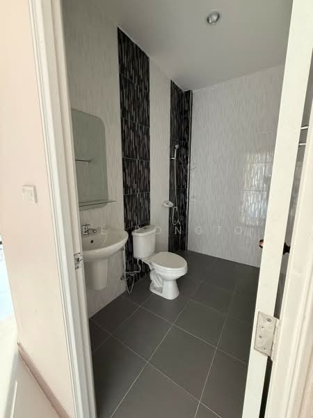 Spacious 3 Bedrooms Townhome in the Heart of Hua Hin City, ประจวบคีรีขันธ์, หัวหิน, หัวหิน, ประจวบคีรีขันธ์, 35 ตร.ม., ทาวน์เฮ้าส์ ขาย, โดย Parkkapol (Smile) Luecha, 60251062 - DDproperty.com