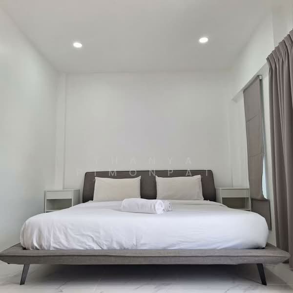 Fully Renovated 3 Bedrooms Townhouse, Surat Thani, Mae Nam, Ko Samui, Surat Thani, 3 Bedrooms, 200 sqm, Townhouse For Sale, by Thanya Pimonpat, 60251181 - DDproperty.com