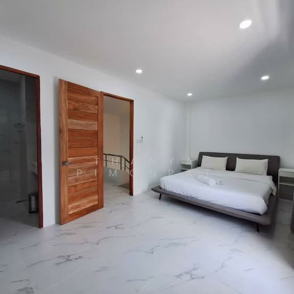 Fully Renovated 3 Bedrooms Townhouse, สุราษฎร์ธานี, แม่น้ำ, เกาะสมุย, สุราษฎร์ธานี, 200 ตร.ม., ทาวน์เฮ้าส์ ขาย, โดย Thanya Pimonpat, 60251181 - DDproperty.com