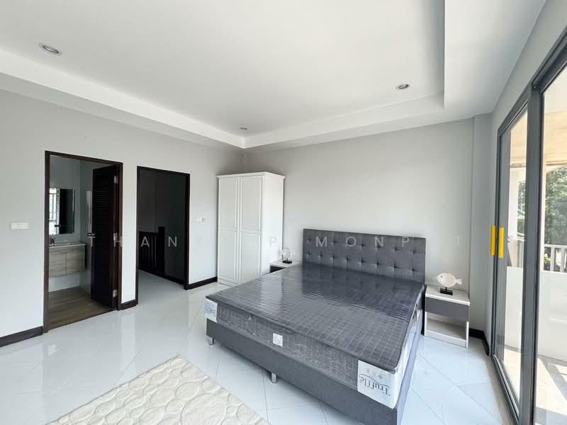 Fully Renovated Townhouse for Sale in Prime Location, Surat Thani, Bo Put, Ko Samui, Surat Thani, 2 Bedrooms, 145 sqm, Townhouse For Sale, by Thanya Pimonpat, 60251209 - DDproperty.com