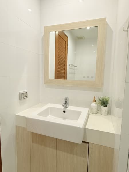 Sugar Palm Residence : ชูการ์ ปาล์ม เรสซิเด้นซ์, ภูเก็ต, 5 3 ถ.วิรัชหงษ์หยก, ตลาดเหนือ, เมืองภูเก็ต, ภูเก็ต, 37 ตร.ม., คอนโด ขาย, โดย Wanida (May) Mahawong, 60251727 - DDproperty.com