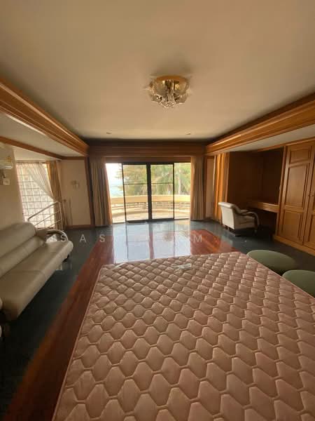 Luxury Beachfront Villa in Prime Pattaya Location, Chon Buri (Pattaya), Bang Lamung, Bang Lamung (Pattaya), Chon Buri (Pattaya), 5 Bedrooms, 248 sqm, Single Detached House For Sale, by Panupan (Bond) Thongpan, 60251897 - DDproperty.com