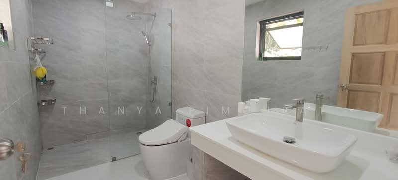 Large 3 Bedrooms House with 1 Bedroom Studio in Maenam, Surat Thani, Mae Nam, Ko Samui, Surat Thani, 4 Bedrooms, 300 sqm, Single Detached House For Sale, by Thanya Pimonpat, 60252300 - DDproperty.com