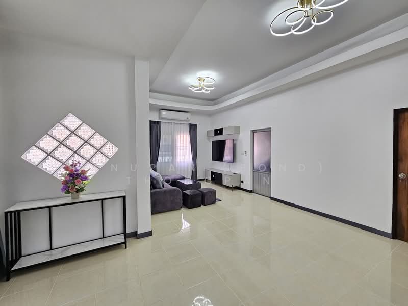 Chokchai Village 5, Chon Buri (Pattaya), Nong Pru, Bang Lamung (Pattaya), Chon Buri (Pattaya), 3 Bedrooms, 240 sqm, Single Detached House For Rent, by Panupan (Bond) Thongpan, 60252323 - DDproperty.com