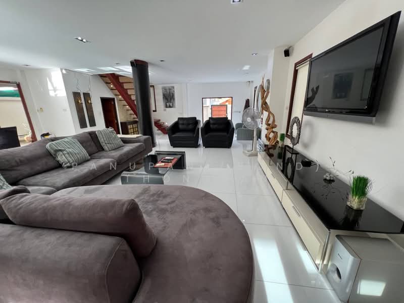 วิลล่า 5 ห้องนอน ให้เช่า ในทำเล พัทยา, พัทยา, ชลบุรี, หนองปรือ, บางละมุง, ชลบุรี, 600 ตร.ม., วิลล่า ให้เช่า, โดย Panupan (Bond) Thongpan, 60252366 - DDproperty.com