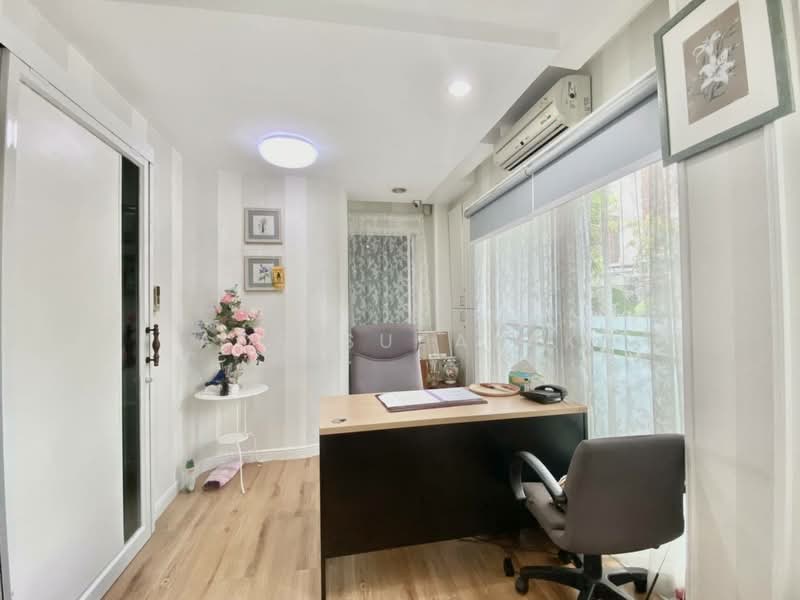 Thanapat Haus Sathorn - Narathiwas, Bangkok, Soi Chuen Chitrung, Nontri Road, Chong Nonsi, Yan Nawa, Bangkok, 3 Bedrooms, 176 sqm, Townhouse For Rent, by Sittichai (Ice) Tulyanon, 60252549 - DDproperty.com