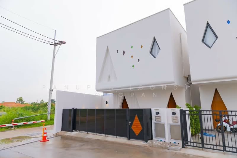 Inara Villa, Chon Buri (Pattaya), Nong Pru, Bang Lamung (Pattaya), Chon Buri (Pattaya), 4 Bedrooms, 330 sqm, Villa For Rent, by Panupan (Bond) Thongpan, 60252580 - DDproperty.com