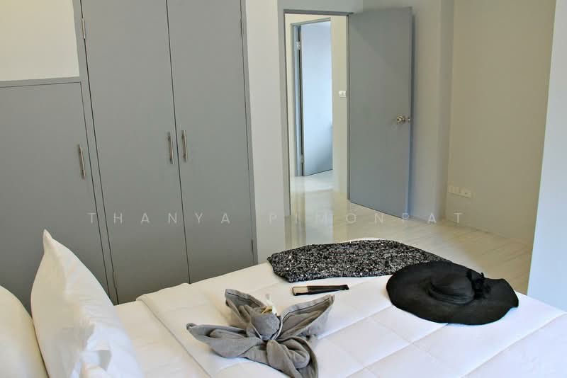 5 Bedroom Villa with Partial Sea View at Bophut for Sale, Surat Thani, Bo Put, Ko Samui, Surat Thani, 5 Bedrooms, 250 sqm, Villa For Sale, by Thanya Pimonpat, 60252690 - DDproperty.com