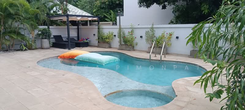 Lovely 4 Bedrooms House for Sale with Studio Bo Phut Bangrak, Surat Thani, Bo Put, Ko Samui, Surat Thani, 5 Bedrooms, 220 sqm, Single Detached House For Sale, by Thanya Pimonpat, 60252701 - DDproperty.com