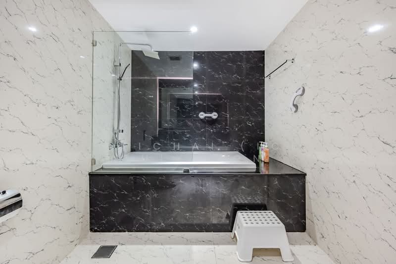 State Tower, Bangkok, 1055 Silom Road, Silom, Bang Rak, Bangkok, 1 Bedroom, 70 sqm, Condo For Rent, by Sittichai (Ice) Tulyanon, 60253365 - DDproperty.com