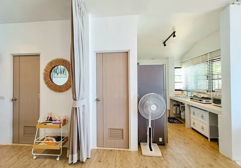 Cute Beachfront House Right on the Beach for Rent, Surat Thani, Mae Nam, Ko Samui, Surat Thani, Studio, 70 sqm, Single Detached House For Rent, by Thanya Pimonpat, 60253615 - DDproperty.com