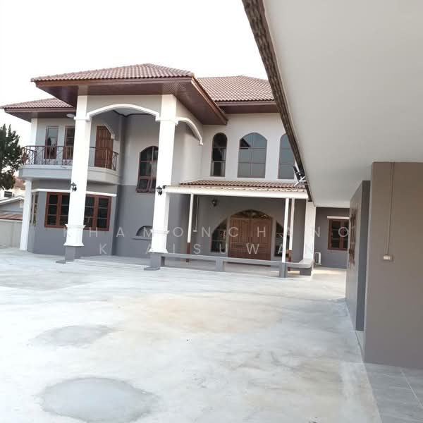 ให้เช่า - บ้านเดี่ยว 8 ห้องนอน ให้เช่า ในทำเล เมืองเชียงใหม่, เชียงใหม่, เชียงใหม่