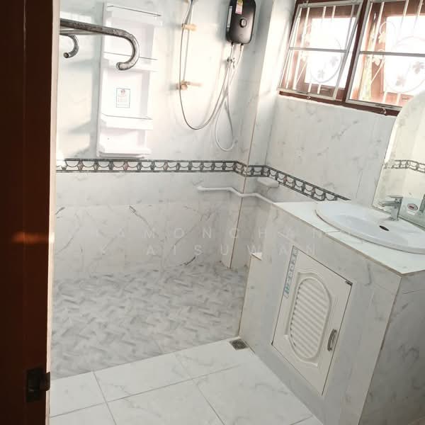 House for Rent in Near Chiang Mai Airport, Chiang Mai, Mae Hia, Muang Chiang Mai, Chiang Mai, 8 Bedrooms, 500 sqm, Single Detached House For Rent, by Khamonchanok Aisuwan, 60253748 - DDproperty.com