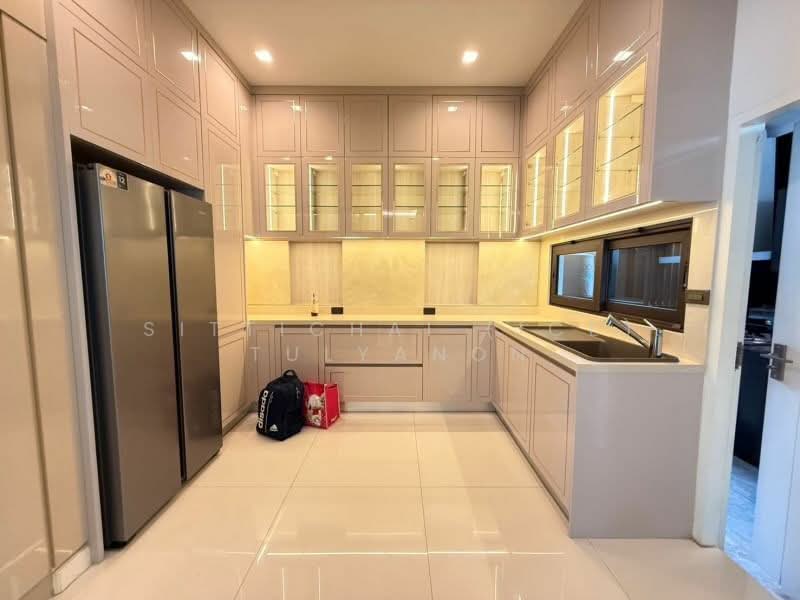 Soul Ladprao–Sena, Bangkok, Soi Latphrao Wanghin 60, Lat Phrao, Lat Phrao, Bangkok, 5 Bedrooms, 389 sqm, Single Detached House For Rent, by Sittichai (Ice) Tulyanon, 60253970 - DDproperty.com