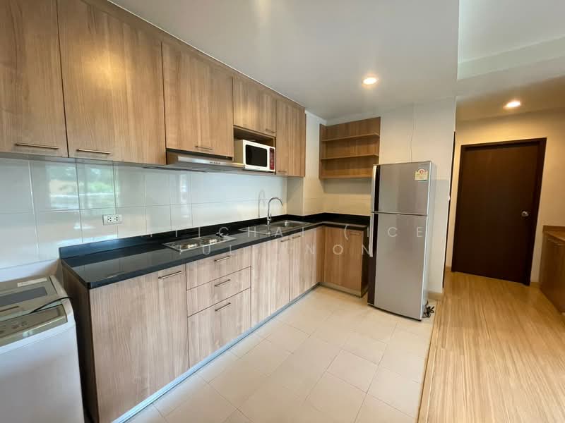 Y.O. Place, Bangkok, 223 Soi Sai Nam Thip 2, Khlong Toei, Khlong Toei, Bangkok, 2 Bedrooms, 93 sqm, Condo For Rent, by Sittichai (Ice) Tulyanon, 60254246 - DDproperty.com