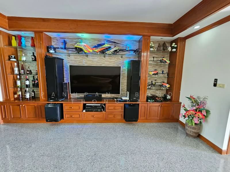 Jomtien Plaza Condotel, Chon Buri (Pattaya), 406 261 Village No. 12, Nong Pru, Bang Lamung (Pattaya), Chon Buri (Pattaya), 2 Bedrooms, 161 sqm, Condo For Sale, by Panupan (Bond) Thongpan, 60254415 - DDproperty.com