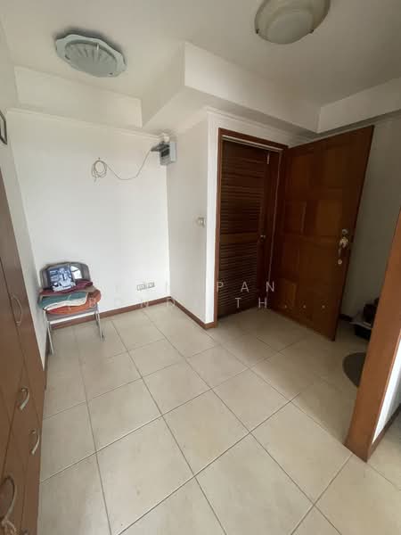 Golden Pattaya Condominium : โกลเด้น พัทยา คอนโดมิเนียม, ชลบุรี, Pattaya City, นาเกลือ, บางละมุง, ชลบุรี, 65 ตร.ม., คอนโด ขาย, โดย Panupan (Bond) Thongpan, 60254510 - DDproperty.com