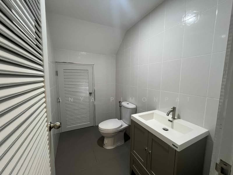 Modern 2 Bedrooms Townhouse in Prime Location Near Big C, Surat Thani, Bo Put, Ko Samui, Surat Thani, 2 Bedrooms, 150 sqm, Townhouse For Sale, by Thanya Pimonpat, 60254658 - DDproperty.com