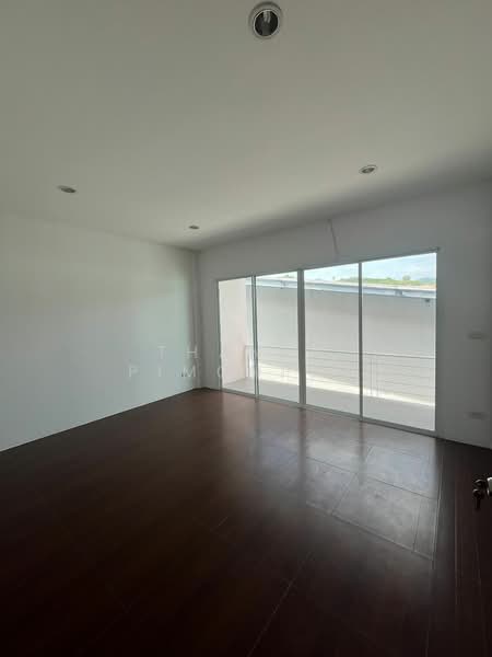 ขายทาวน์เฮ้าส์ 4 ห้องนอน ในทำเล เกาะสมุย, สุราษฎร์ธานี, สุราษฎร์ธานี, บ่อผุด, เกาะสมุย, สุราษฎร์ธานี, 230 ตร.ม., ทาวน์เฮ้าส์ ขาย, โดย Thanya Pimonpat, 60254668 - DDproperty.com