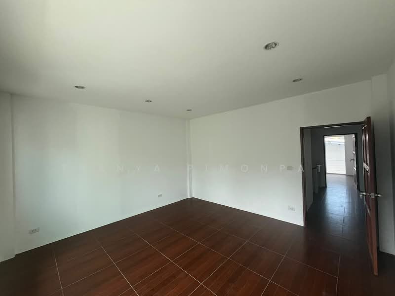 4 Bedrooms Townhouse for Sale Central Chaweng Koh Samui, Surat Thani, Bo Put, Ko Samui, Surat Thani, 4 Bedrooms, 230 sqm, Townhouse For Sale, by Thanya Pimonpat, 60254668 - DDproperty.com