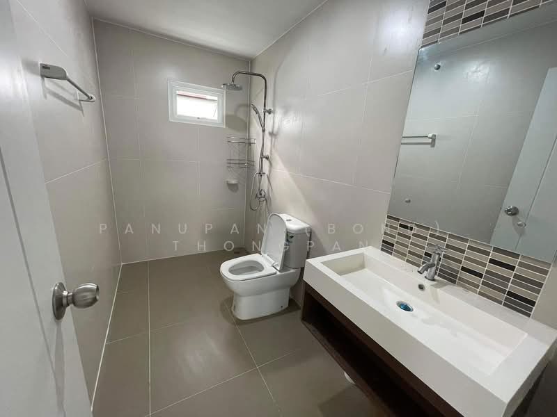 Baan Pruksa Nara Chaiyapruk 2-Jomtien, Chon Buri (Pattaya), Huai Yai, Bang Lamung (Pattaya), Chon Buri (Pattaya), 3 Bedrooms, 155 sqm, Single Detached House For Sale, by Panupan (Bond) Thongpan, 60254769 - DDproperty.com