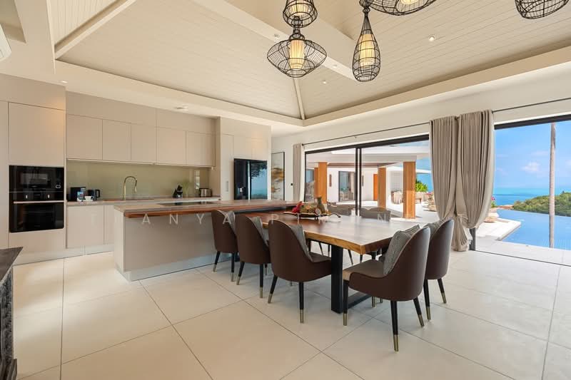 วิลล่าวิวทะเล 4 ห้องนอนสุดหรูพร้อมสระว่ายน้ำอินฟินิตี้ในแม่น้ำ, สุราษฎร์ธานี, แม่น้ำ, เกาะสมุย, สุราษฎร์ธานี, 550 ตร.ม., วิลล่า ให้เช่า, โดย Thanya Pimonpat, 60254811 - DDproperty.com